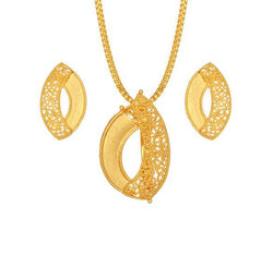 A beautiful 22 karat yellow gold pendant set with delicate engravings