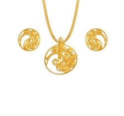 A beautiful pendant set crafted in 22 karat yellow gold