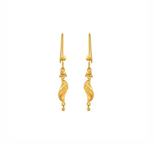 Drop earrings in 18 karat yellow gold.