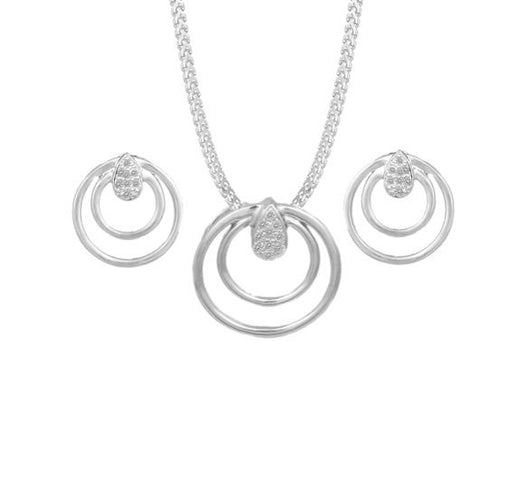 Diamond studded pendant set in 18 karat white gold